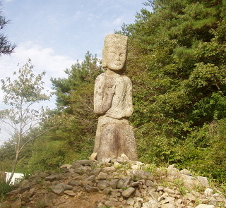 석조보살입상(강댕이미륵불)